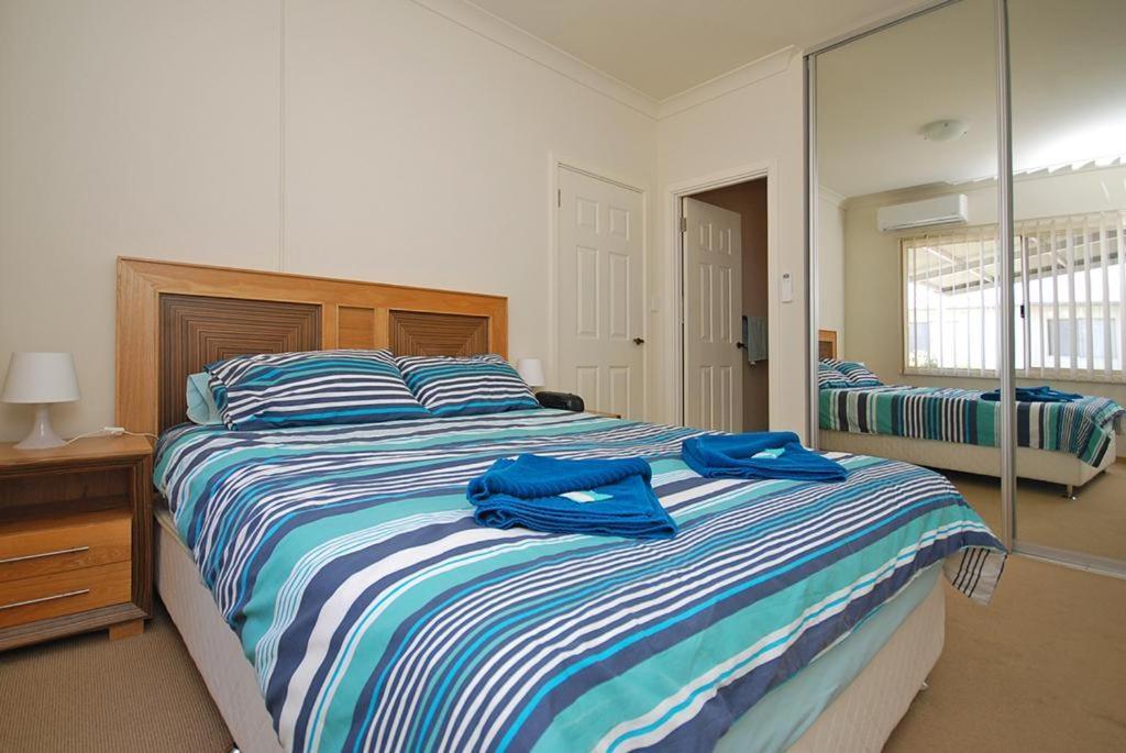 Ocean Breeze Villa Jurien Bay Bagian luar foto