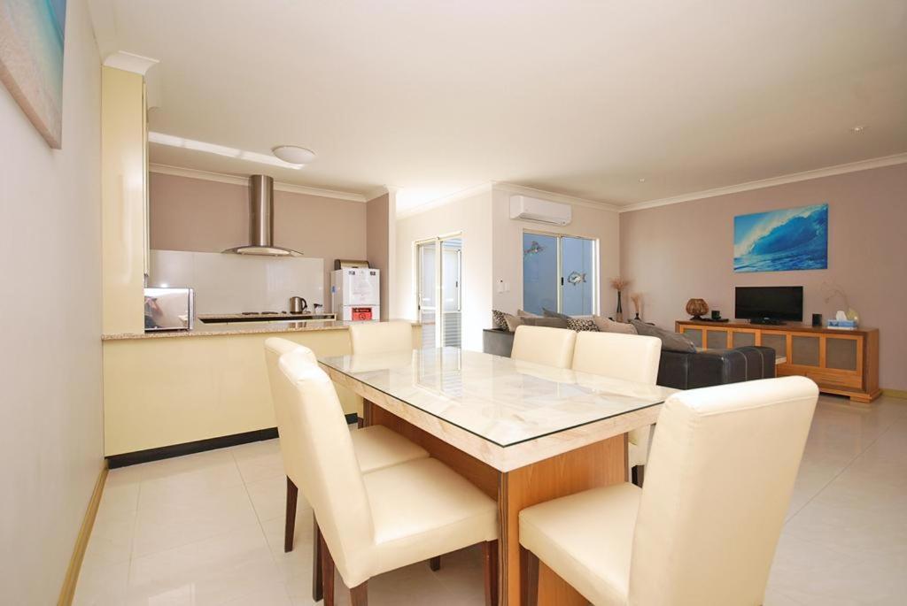 Ocean Breeze Villa Jurien Bay Bagian luar foto